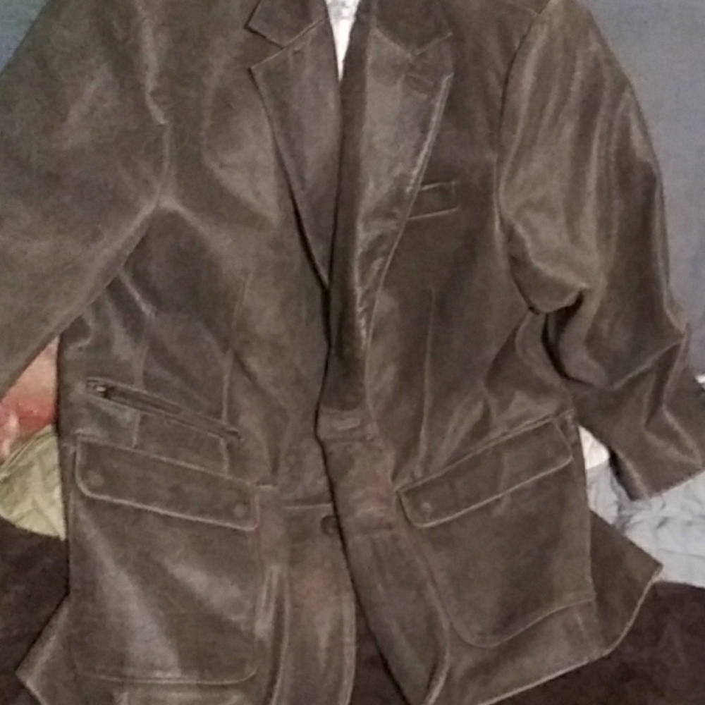 Leather jacket - Picture 2 of 4